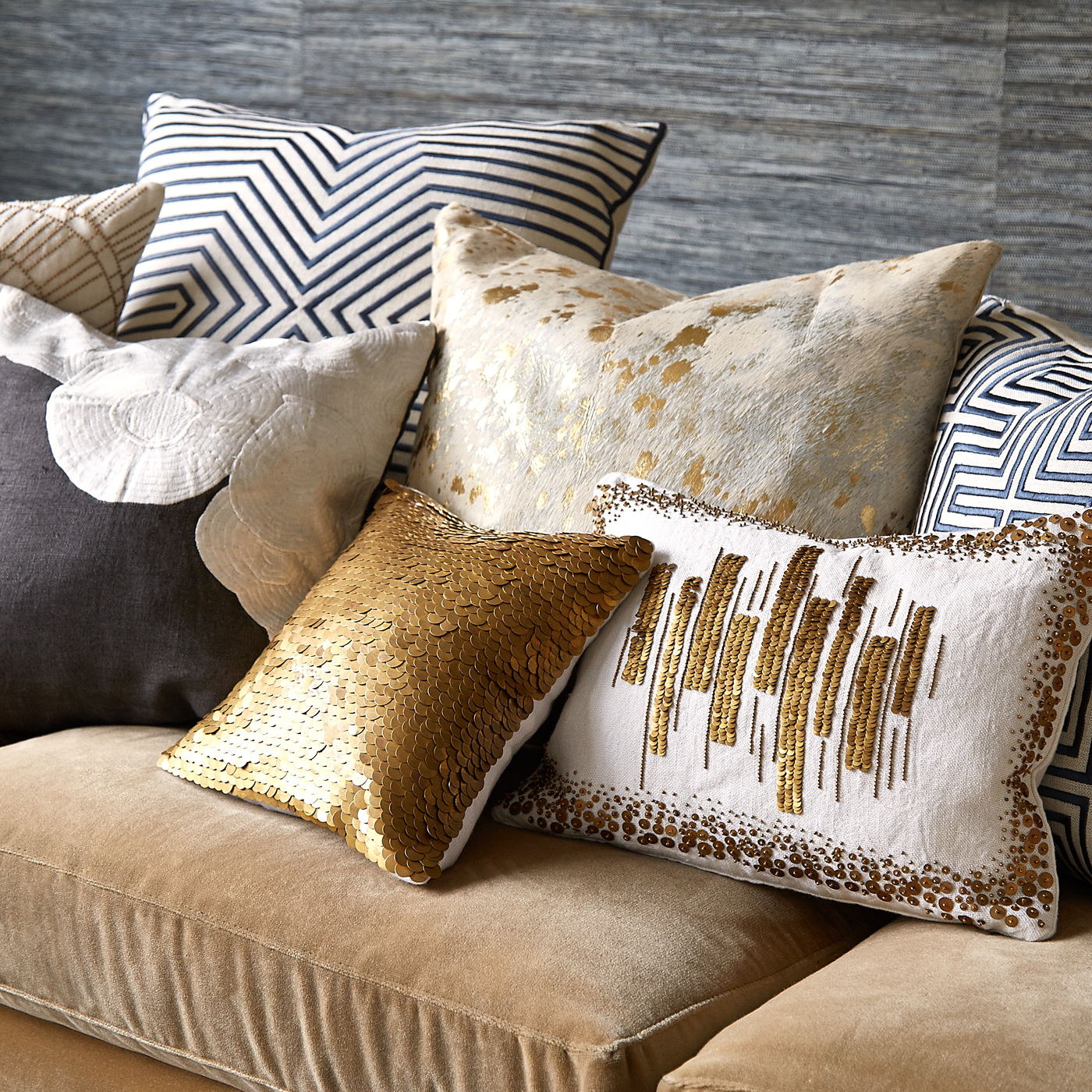Decorative pillows decoration