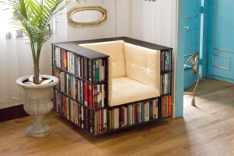 Comfortable Chair Built-in Bookshelf