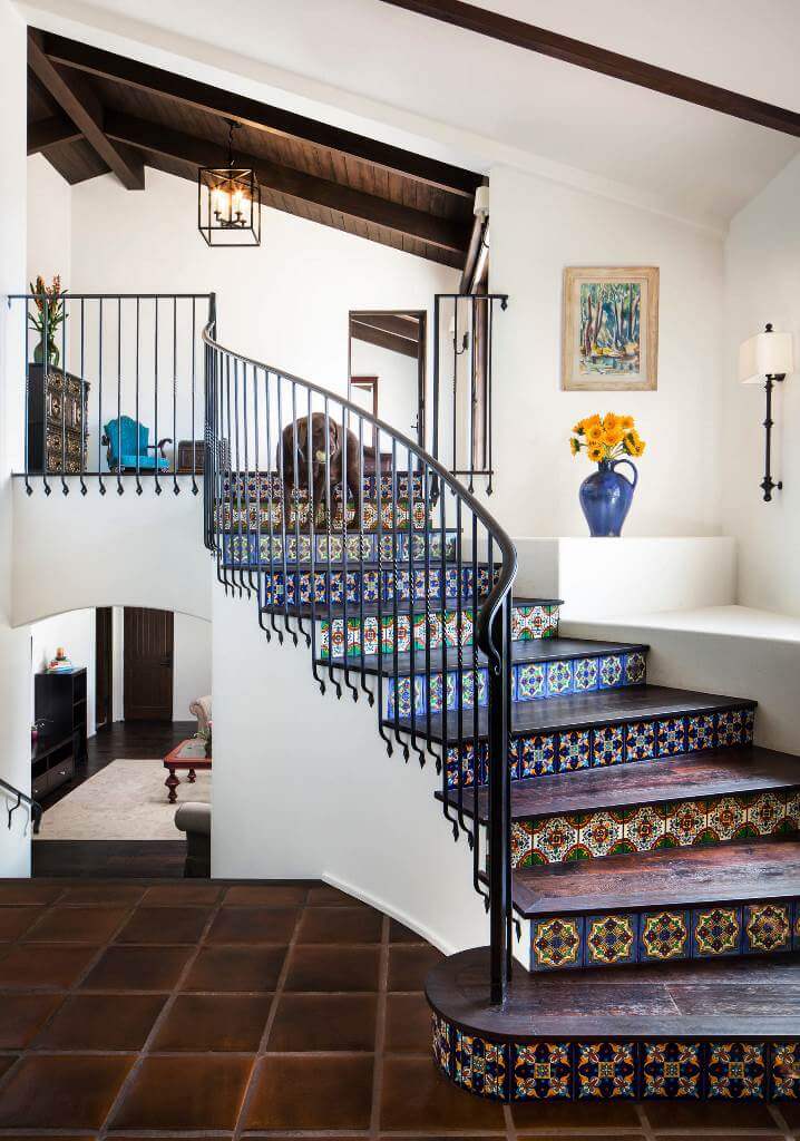 Mediterranean Design For Stairs